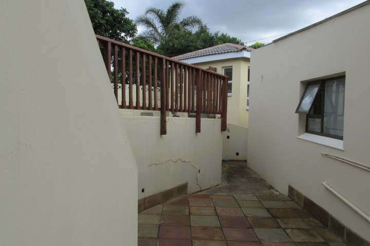 6 Bedroom Property for Sale in Beacon Bay Eastern Cape